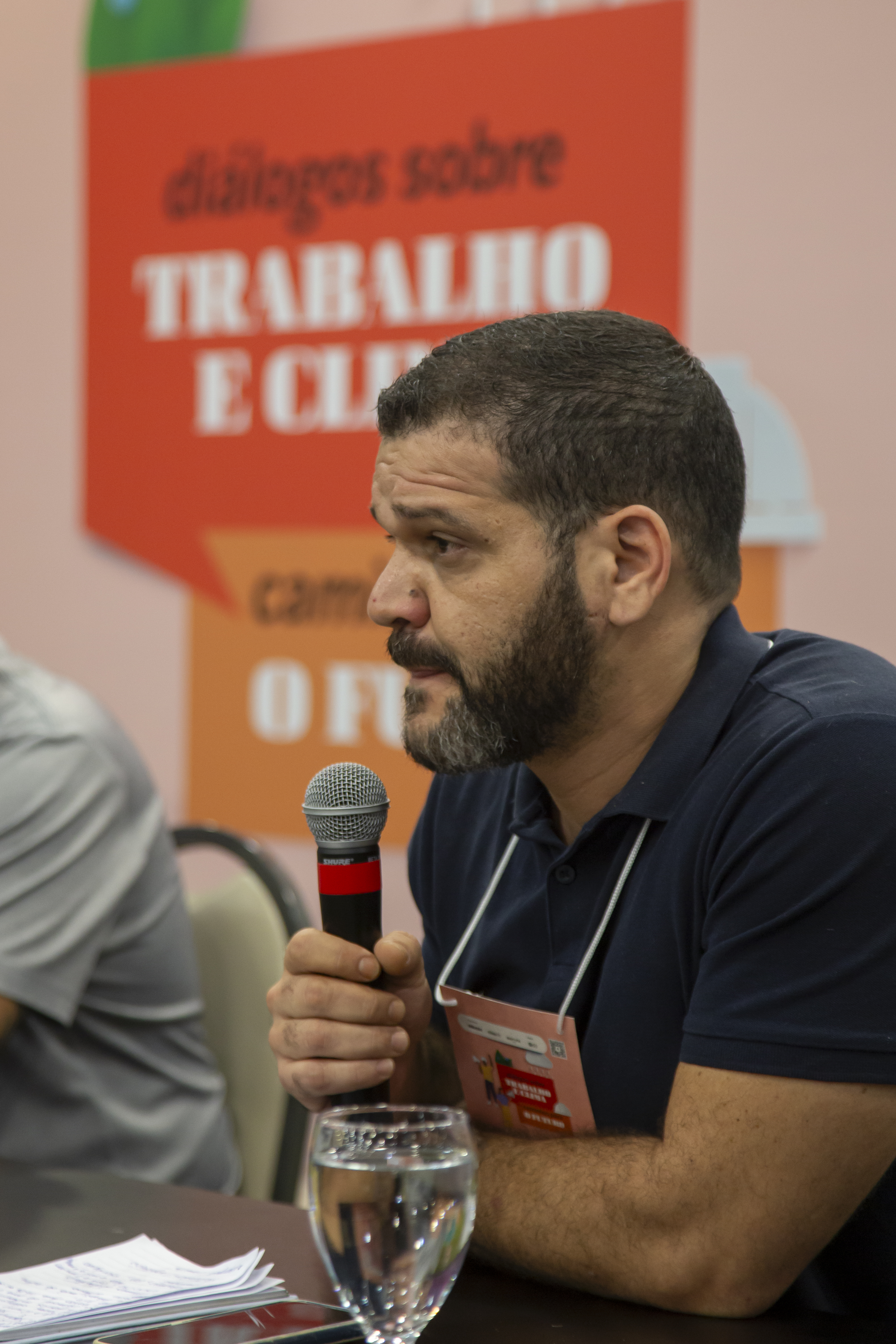 Diego Xavier, coordenador do Observatório de Clima e Saúde, fala durante evento