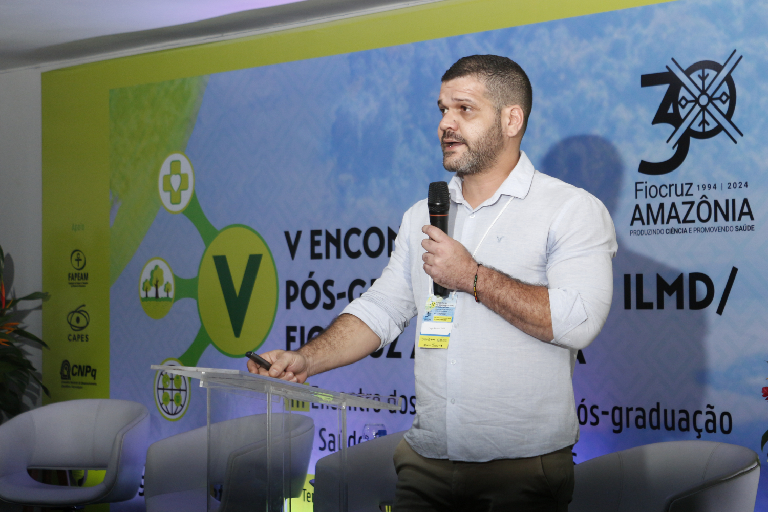 Diego Xavier em palestra do Abertura do V Encontro da Pós-Graduação do ILMD/Fiocruz Amazônia